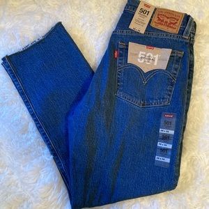 Levi’s 501 Cropped size 6
